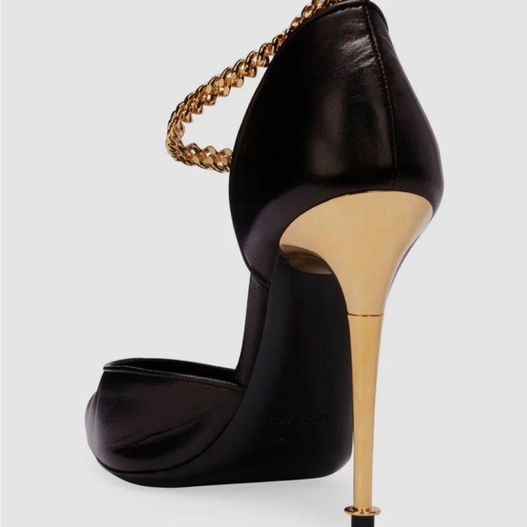 TOM FORD d’Orsay Pump with Gold Engraved Ankle Chains - Picture 3 of 16